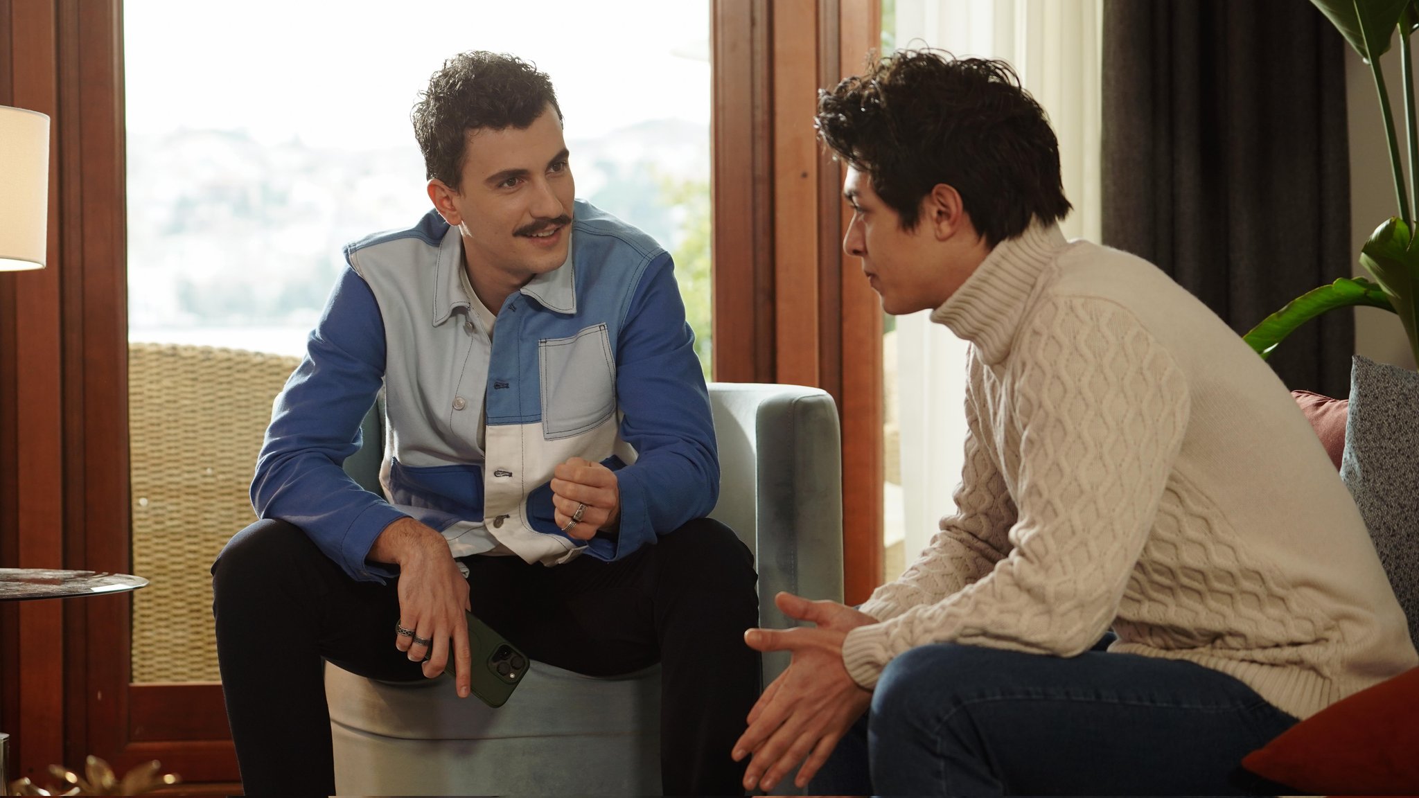 Fqh7GbzXoAQ_uLs?format=jpg&name=large