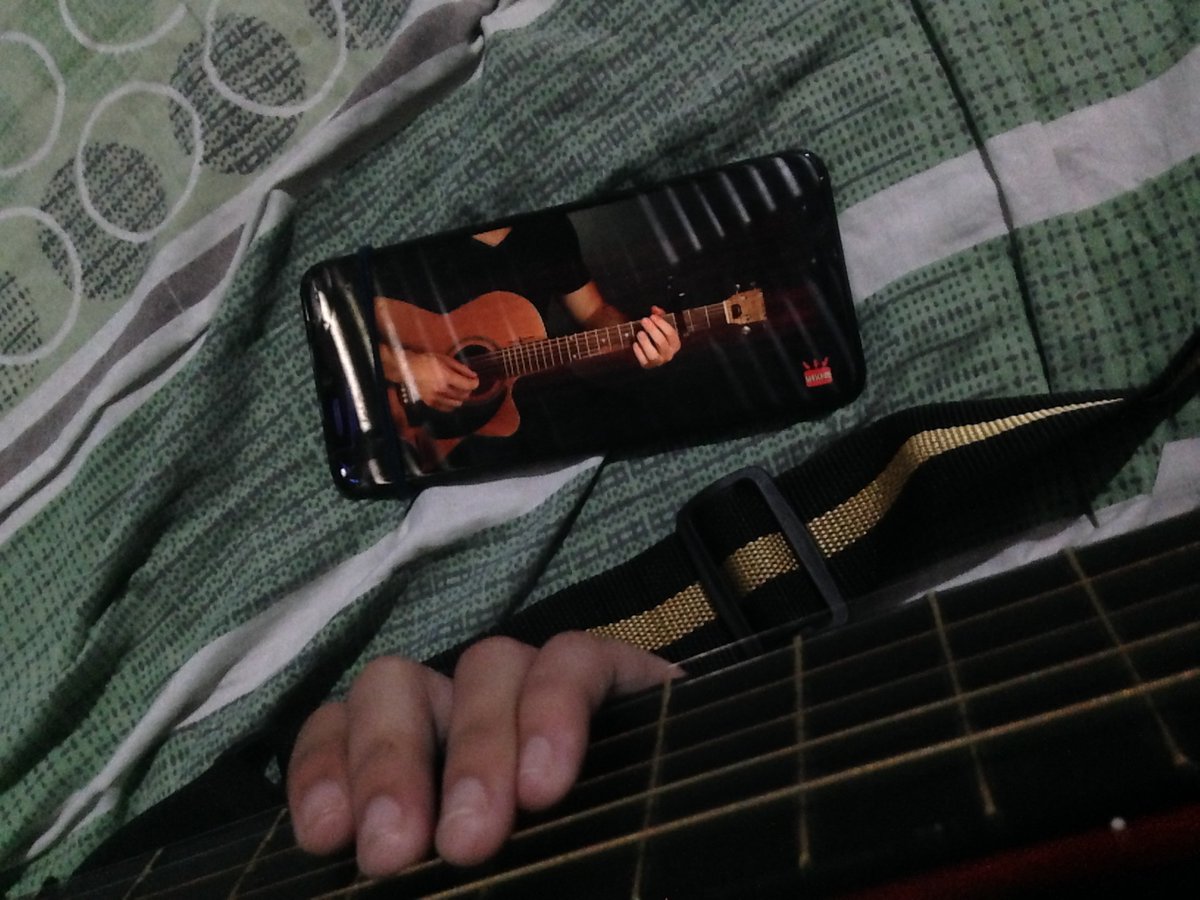 Mj_Paje's tweet photo. Yung excited ka matutunan ung isang kanta, pro wla pang 1min nag sawa kana kaya tinulog mo na lng HAHAHA. https://t.co/SuMWRyP3jE