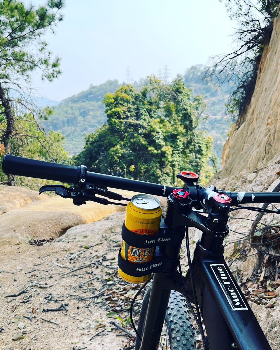 senlin305's tweet photo. 春日渐暖,万物复苏
#mountainbike
#MucBlue
#UtilityBelt
#ride
#bike
#cycle
#cycling
#cyclinglife
#cyclingphoto
#rideyourbike
#biketime
#ilovemybike
#MTB
#bicycle
#bikelove
#mtblove
#Gopro
#Canyon
#Lefty
#ToolBottle
#魔术贴绑带
#固定底座
#扎带
#山地车
#登山车
#脚车
#单车 https://t.co/2vMdpfqt9x