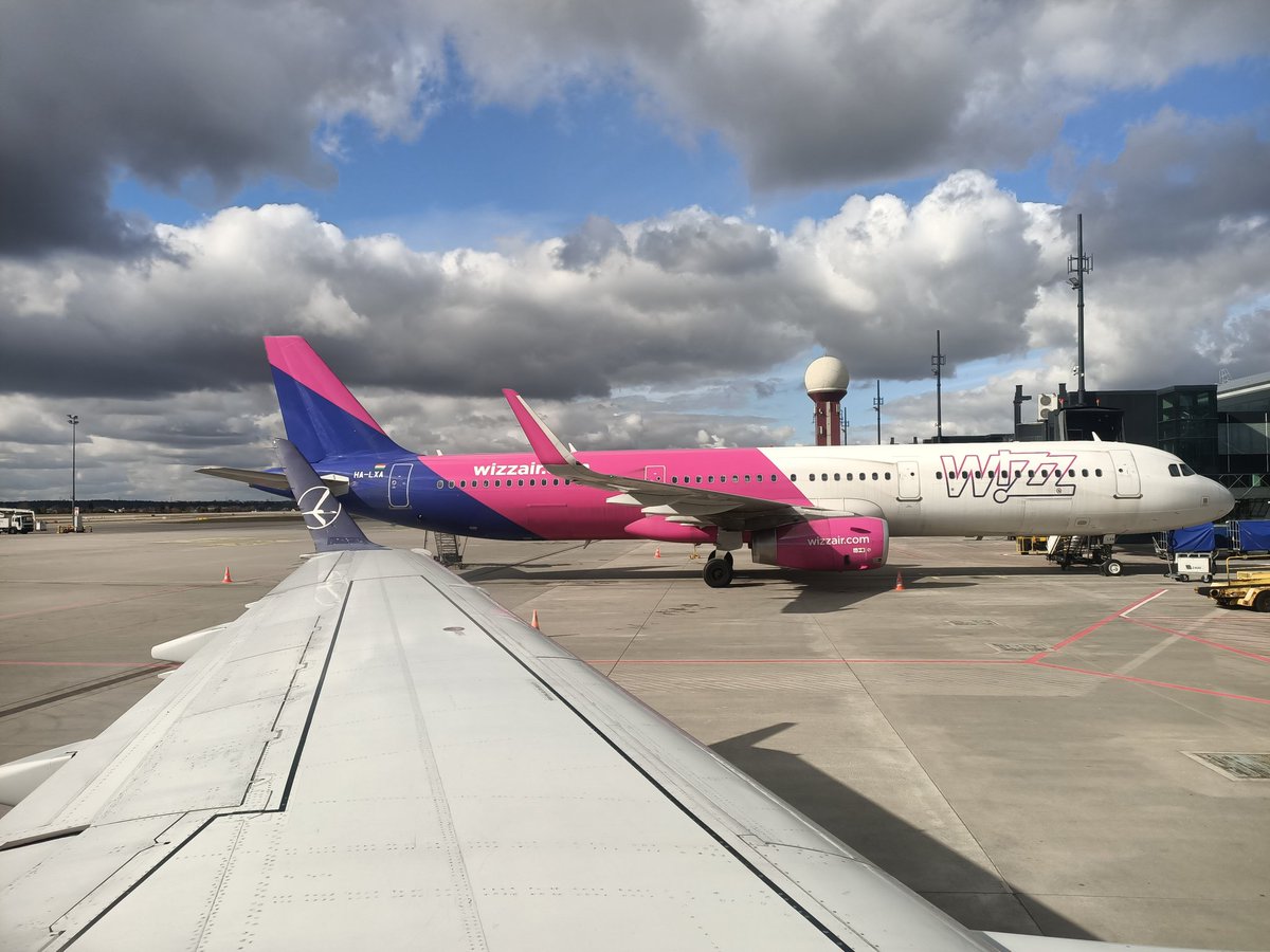 Khar0s's tweet photo. It's #FlyFay https://t.co/ldTdgrVXOe