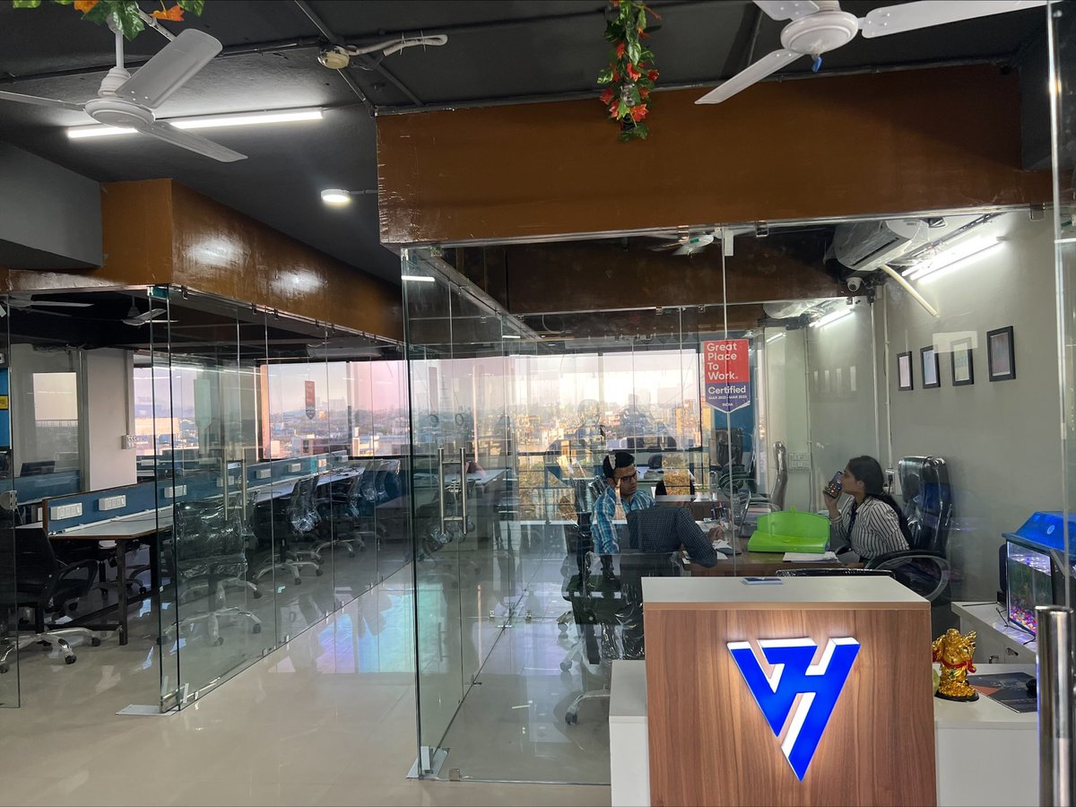 VirtualHeight's tweet image. One Month Strong ✊ #IndoreOffice #5thFeb

Happy One Month Anniversary to our new home! 🎉🏢 

We’re settling in just fine, and we couldn't be more excited for what's to come! 🚀👀 

#ReachingNewHeights
.
.
.
#NewOffice #OneMonthAnniversary #NewWorkSpace #VirtualHeight