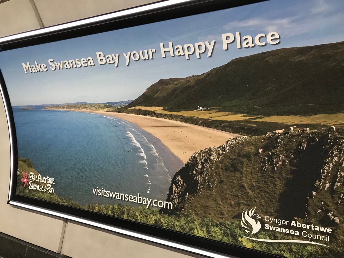 HarpyRach's tweet photo. Somebody is trying to tell me something on the Elizabeth Line station at Liverpool Street this morning!
#hiraeth #cartef https://t.co/mmtM5IGJ3V