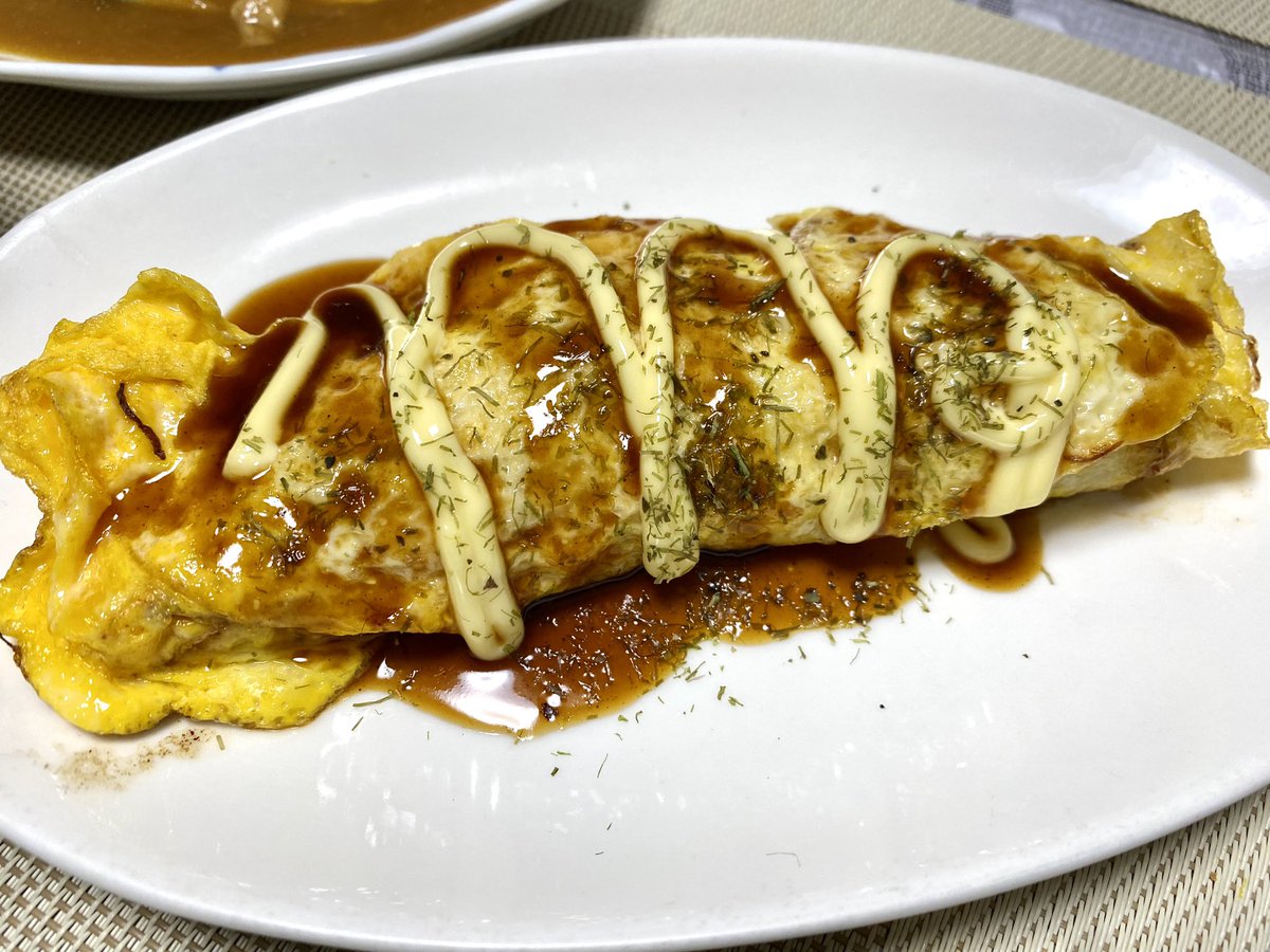 夕飯
キャベツを巻いた卵
生協の煮魚
生協のヨーグルト
ご飯にはとろろ芋
汁は余りまくった味噌汁の具に鶏がらスープの素を湯でシャバシャバ https://t.co/O0SZLFD7I7