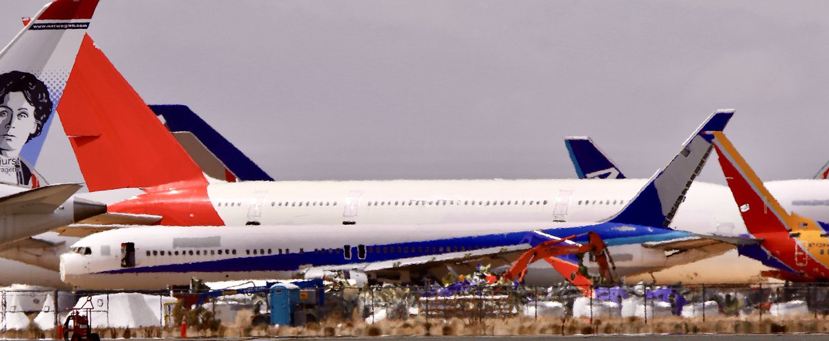ShorealoneFilms's tweet image. 2 #Qantas #AirbusA380 ’s seen rotting away at #VCV 03-05-23