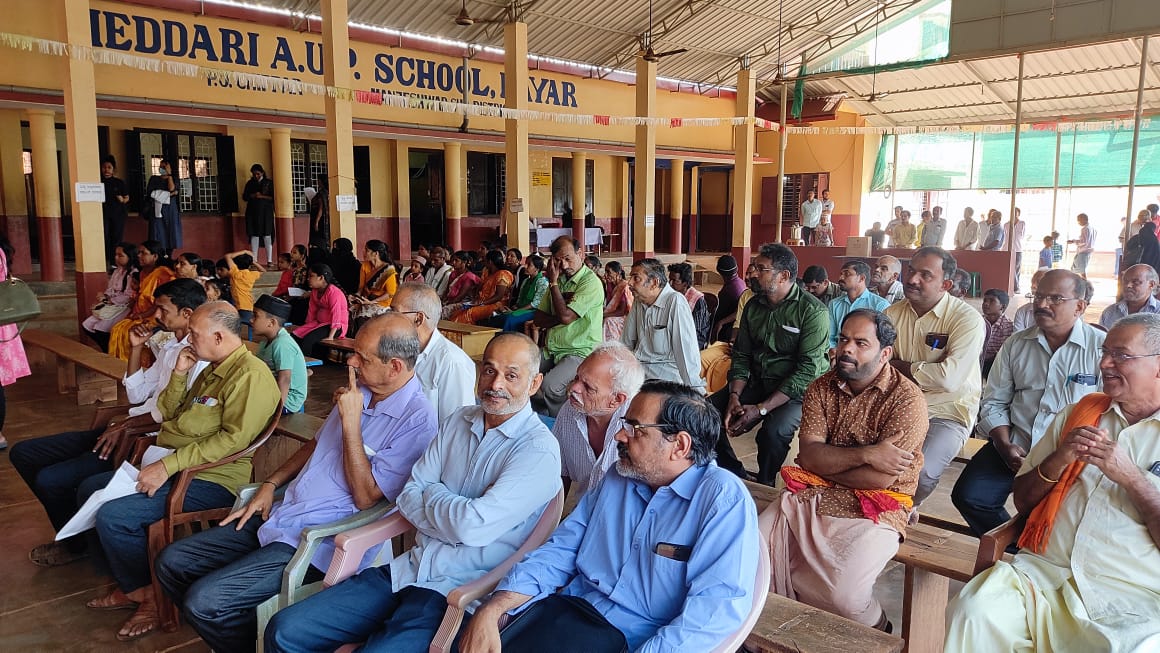 Cancer Awareness and Education program at Bayar on 6/3/2023.
@KMC_Mangalore
@abhishekonco 
#CancerAwareness #CancerEducation 
@ThanksCancer @manipalblog