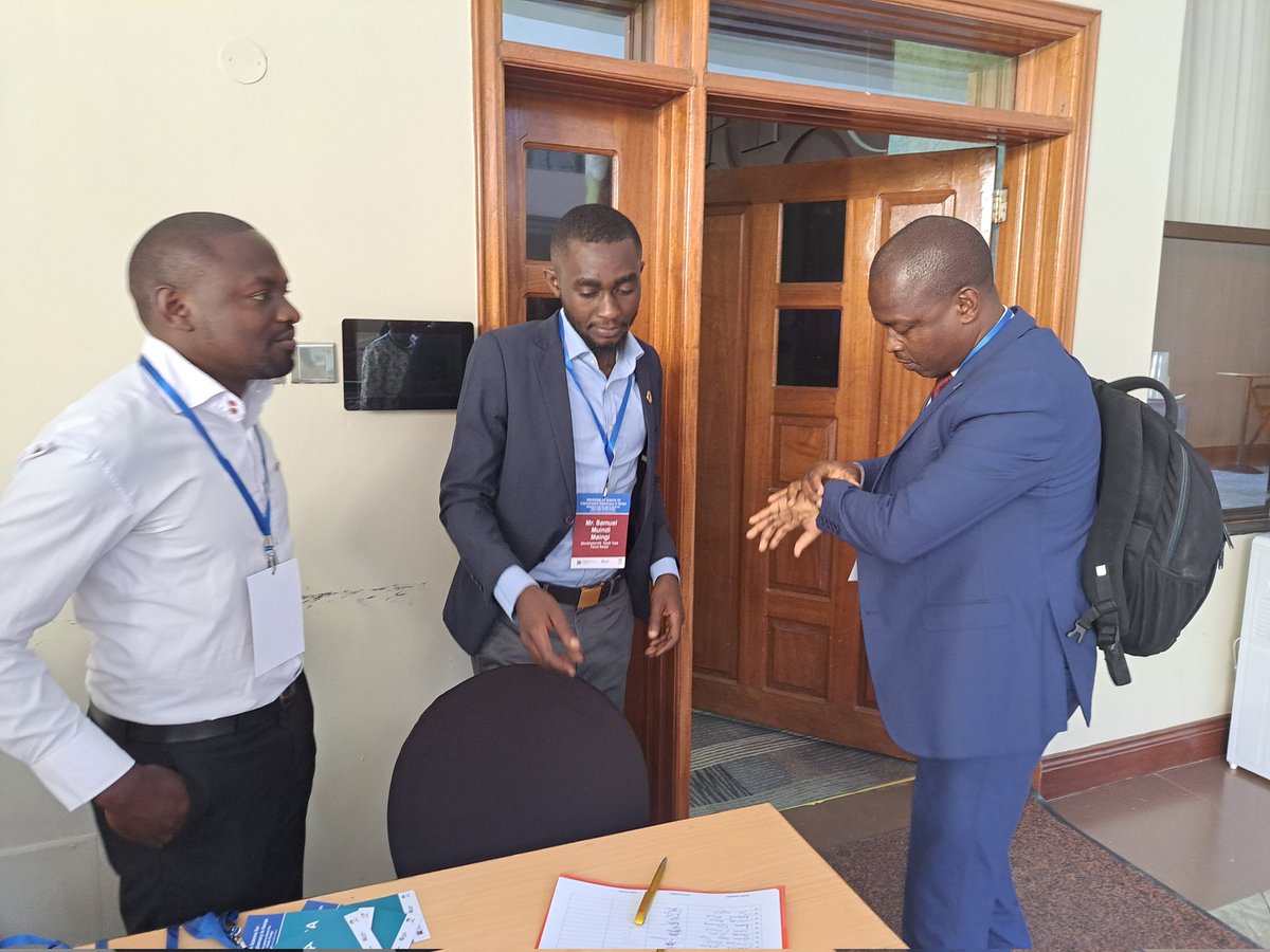 Morning registration at Lake Naivasha Resort by @Stockholm50_Ke for the Workshop on Science for Environment Diplomacy in Kenya.
#ThePowerInYOUth
#LegacyProjects