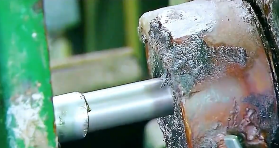 Baoalloy's tweet image. How seamless steel pipes are made?

#howitsmade #steelpipemanufacturing #steelpipefactory #howsteelpipesaremade #seamlesssteelpipe #pickling #steelpipecleaning #colddrawn #precisiontube #stainlesssteelpipe #steeltube