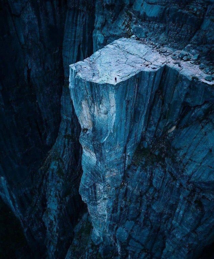 WallpaperZero1's tweet photo. Preikestolen Norway🇳🇴 ⁦⁦@visitnorway⁩ https://t.co/f5dYO3Hd4U