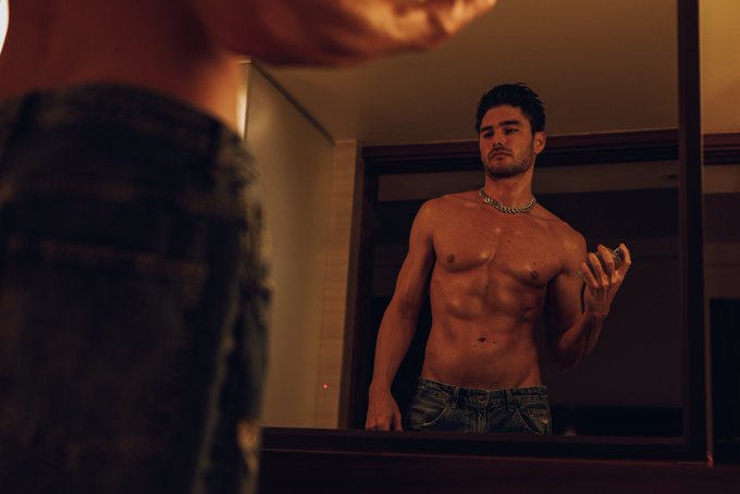 Watch Charlie Matthews's leaked NSFW photo on TwXstars