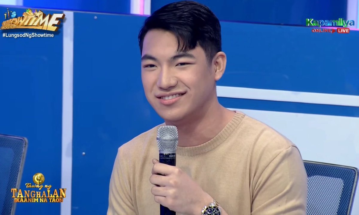 RegieneGrace's tweet photo. Sino ba naman ang hindi hahanga sa kagwapuhan ni Darren? Looks pa lang panalo na!

TNTHuradoDARREN-D5
#DARREN @Espanto2001
#LungsodNgShowtime https://t.co/uq8OAUQTru