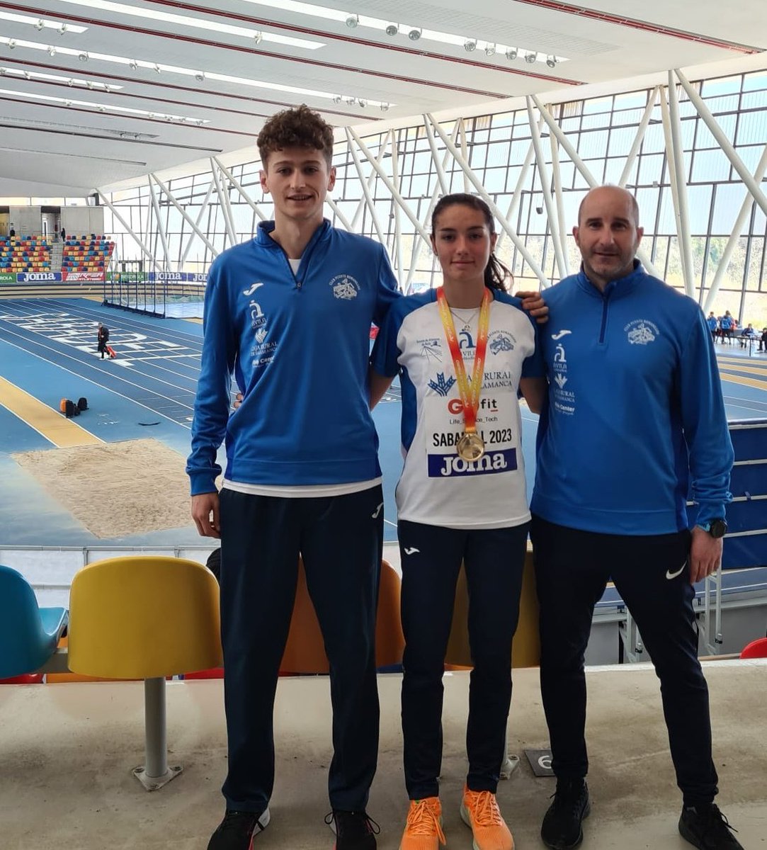 ⚔️🥇Carla Jiménez Sanandrés Campeona de España 🇪🇦 sub20 en 1500m!! y Juan Lucas 6°,corriendo los dos de manera fenomenal las semis y la final, pero lo mejor la entrega, la paciencia y disfrutando del camino día a día
Medalla🥇que nos traemos🏃🏻‍♀️🧢 para <a href="/puenteromanillo/">clubpuenteromanillos</a> Ávila💙👏🏻