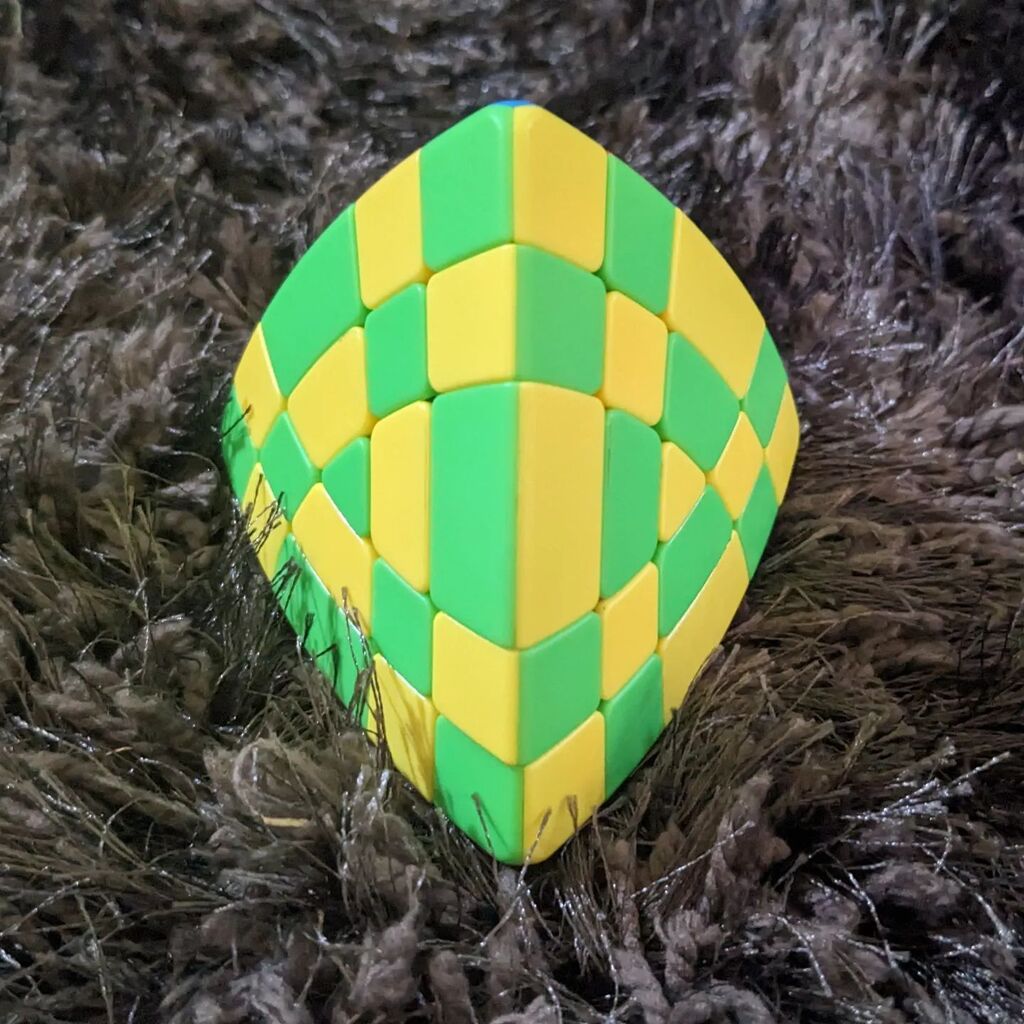 SquaresIGuess's tweet photo. SengSo 5x5 Magic Tower / Jing's Pyraminx
Watch me solve this puzzle for the first time here: https://t.co/QYDXApRHRk
#rubiks #ubik #rubikscube #cube #speedcubing #cubing #speedcube #speedcuber #cubeography #cuber #rubikscubes #cubes #moyu #puzzle #cubinglife #rubikcube #spee… https://t.co/4T43MorJGD