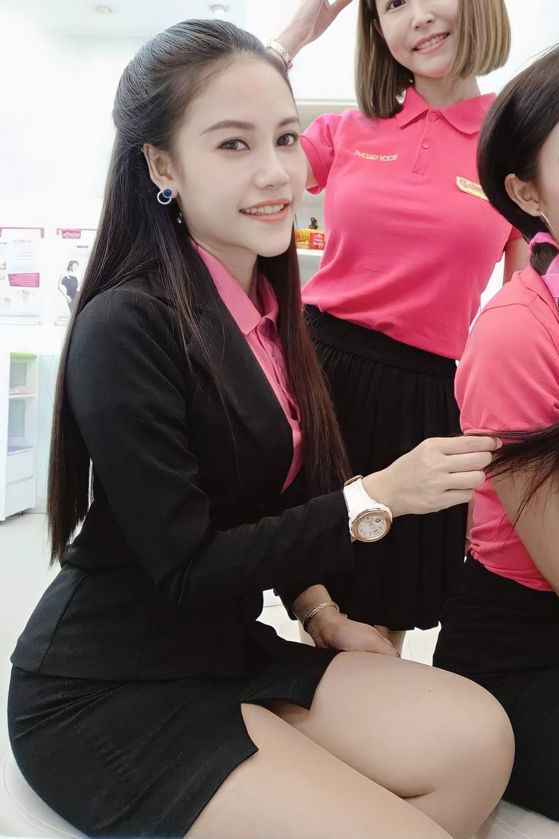 สาว-ขาว-ชมพู tweet media