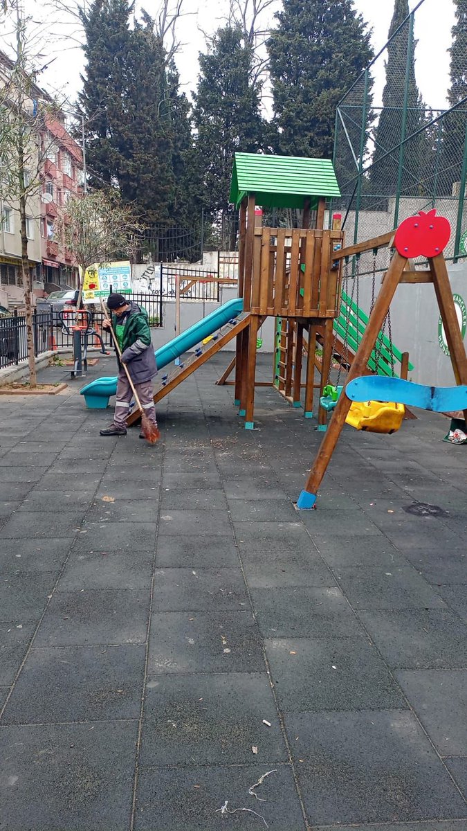 bbparkbahceler's tweet photo. Park ve yeşil alanlarımız da ki temizlik çalışmalarımız . . .
@haydaraliyildiz @Halis_Yesilbas @_bekiruyanik @KonukcuMuzaffer @petekismett https://t.co/YTLwsoZaQh