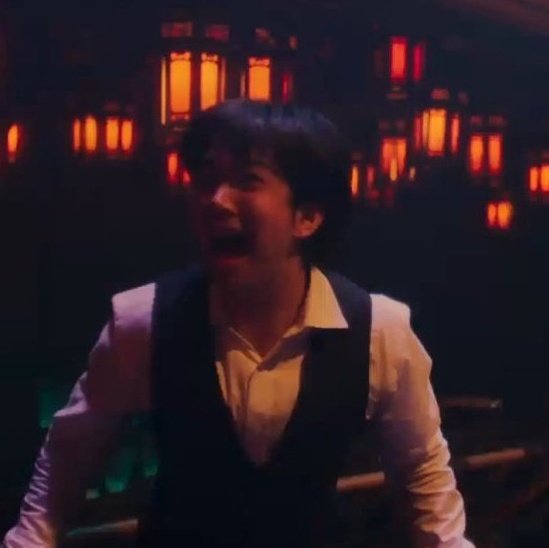 anmliea's tweet photo. kpop stans when you are from a small company but they give you a two cents show where you sell food and that's supposed to secure your career https://t.co/63kUIwIrYI