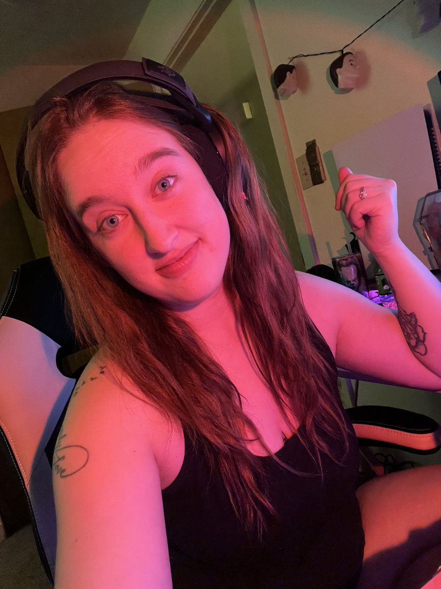 EndlesslyCucu's tweet photo. Had such a great first stream back! Thank you all so much for the love and support. Next step is to get this GoXLR set up and get everything working 🥹🖤 https://t.co/A3uh5KqEvC