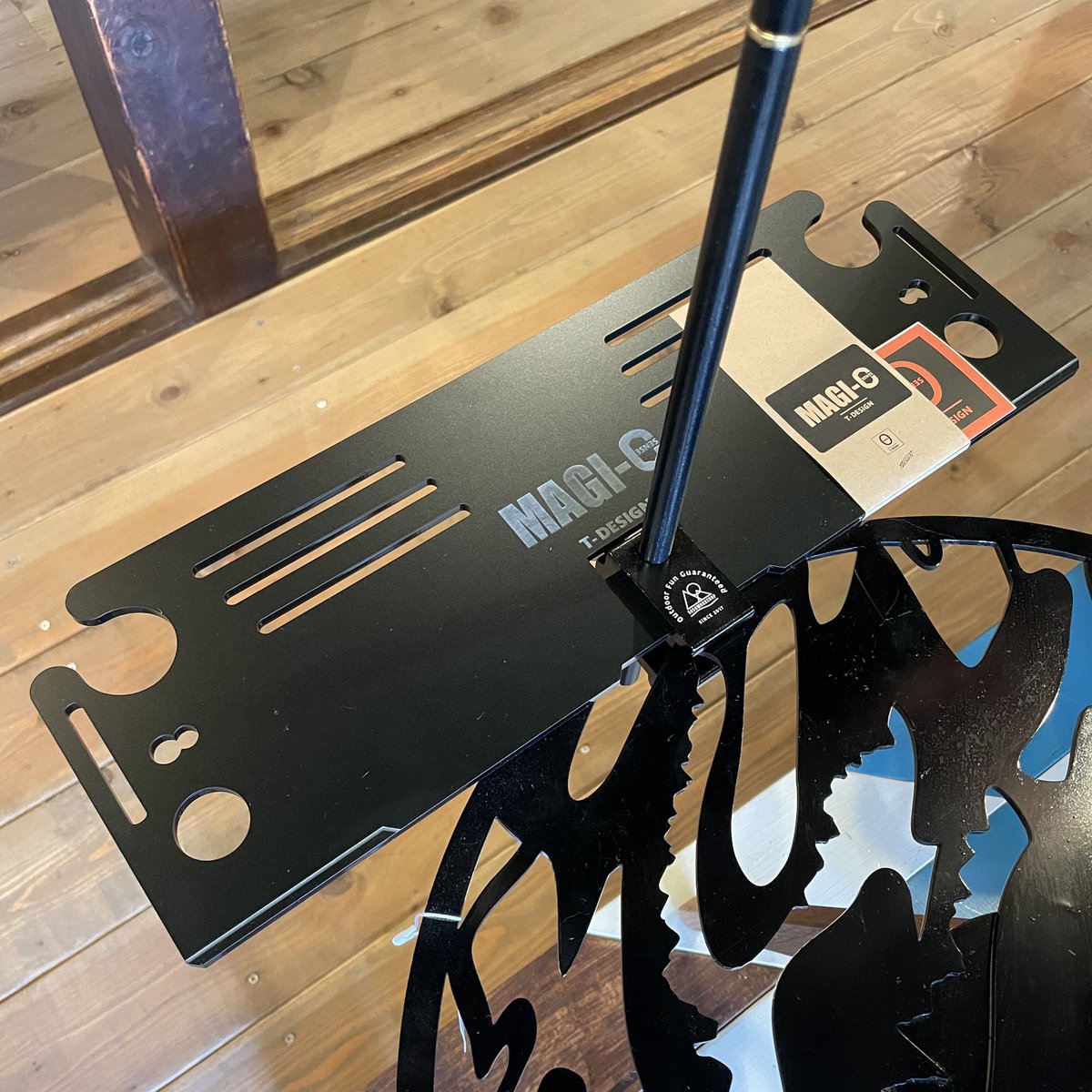 tateisukanna_'s tweet photo. 2wayスタンドにサイドテーブルくっついた
クランプ部やポールどちらにも取り付けOK
エッジスタンドにも対応
ゴールゼロマイクロやスティックターボも
スポッと挿せる
同じくポールに取り付けできる
コーヒーのドリップスタンドも
きてますよ
#タテイスカンナ #tdesign #magi #ver https://t.co/NJFyfcLKCt