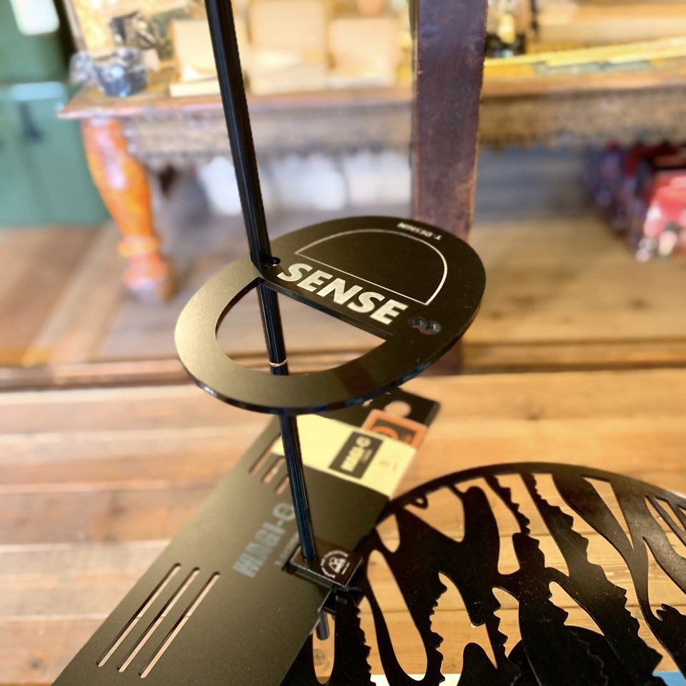 tateisukanna_'s tweet photo. 2wayスタンドにサイドテーブルくっついた
クランプ部やポールどちらにも取り付けOK
エッジスタンドにも対応
ゴールゼロマイクロやスティックターボも
スポッと挿せる
同じくポールに取り付けできる
コーヒーのドリップスタンドも
きてますよ
#タテイスカンナ #tdesign #magi #ver https://t.co/NJFyfcLKCt