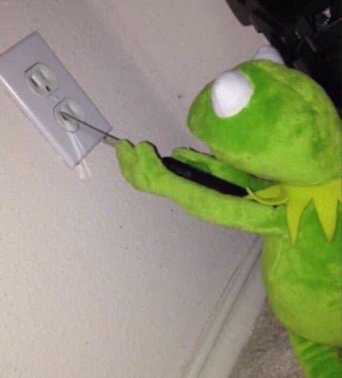 okkbutsame's tweet image. “it’s okay baby girl, i got you” 
#TheLastOfUs #PedroPascal