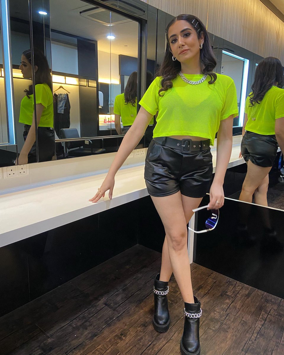 Jonitha Singer Pretty @jonitamusic 💚💚💚 #JonitaGandhi 😍😍😍