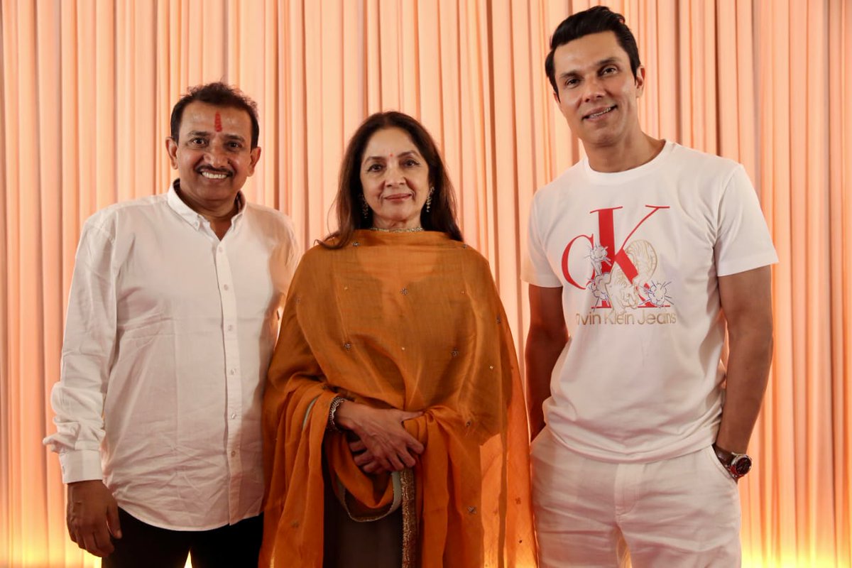 Roshni328's tweet photo. I'm so glad everyone looks so happy I feel great
#PachhattarKaChhora https://t.co/On6G6XCndf