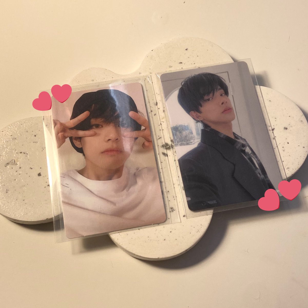 ytrcarts's tweet photo. ⟢ wts lfb ph

𓏔 taehyung 5th muster: ₱3.2k (nego) 
𓏔 jake b:c m2u ld: ₱800 (bought for 1.1k)
𓏔 dop: 1 week / nego 
𓏔 mop: gcash, bdo
𓏔 mod: ggx, sco 
𓏔 dm if interested! :) 

t. bts enhypen v tae sim jaeyun fifth border carnival lucky draw onhand photocard pc https://t.co/DhSVSJPxwG