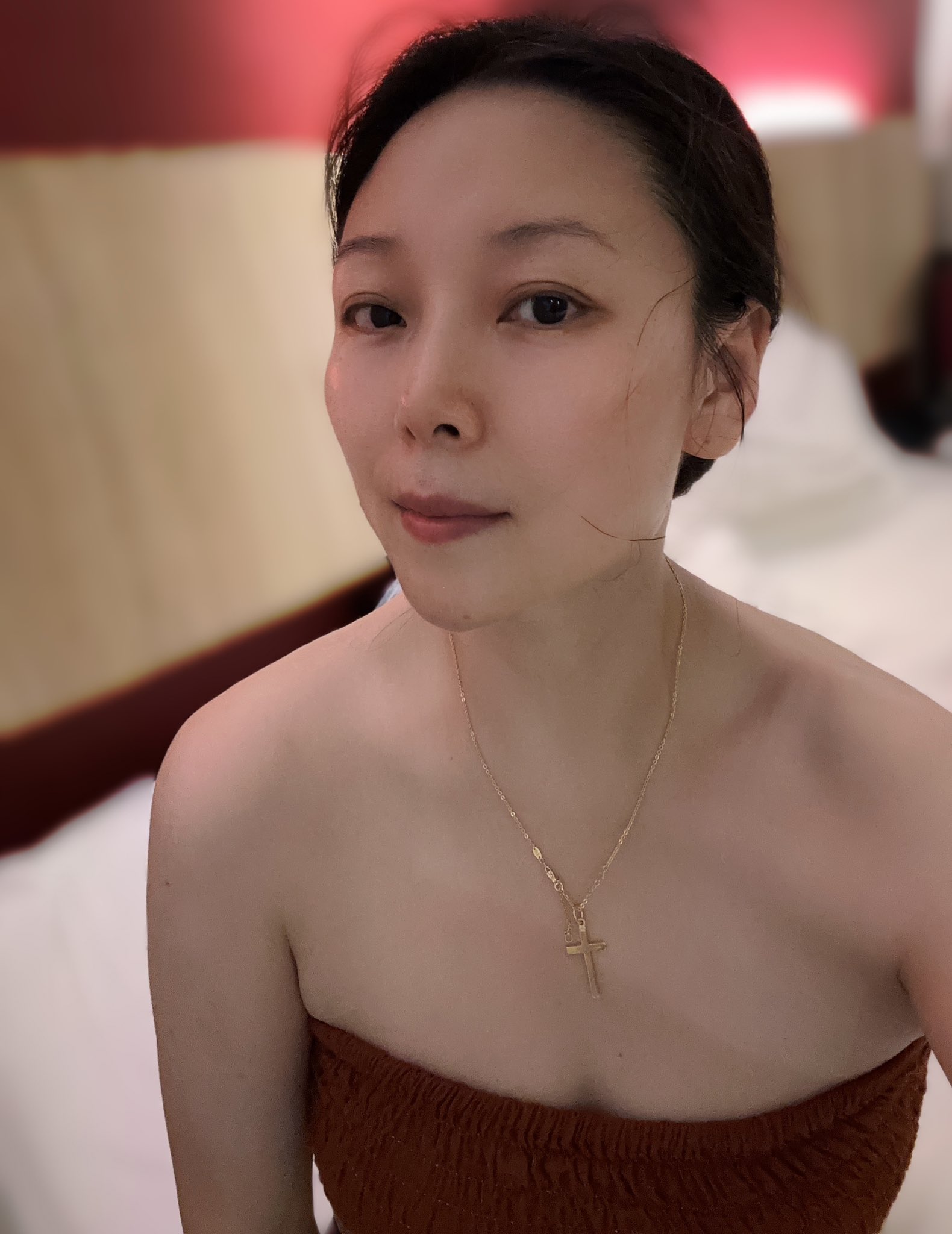 一枝独秀sJ苏静on X: 我在巴厘岛。 9号才回国。 你在别的城市看到的，都不是我。 t.co37au2cmAvn  X