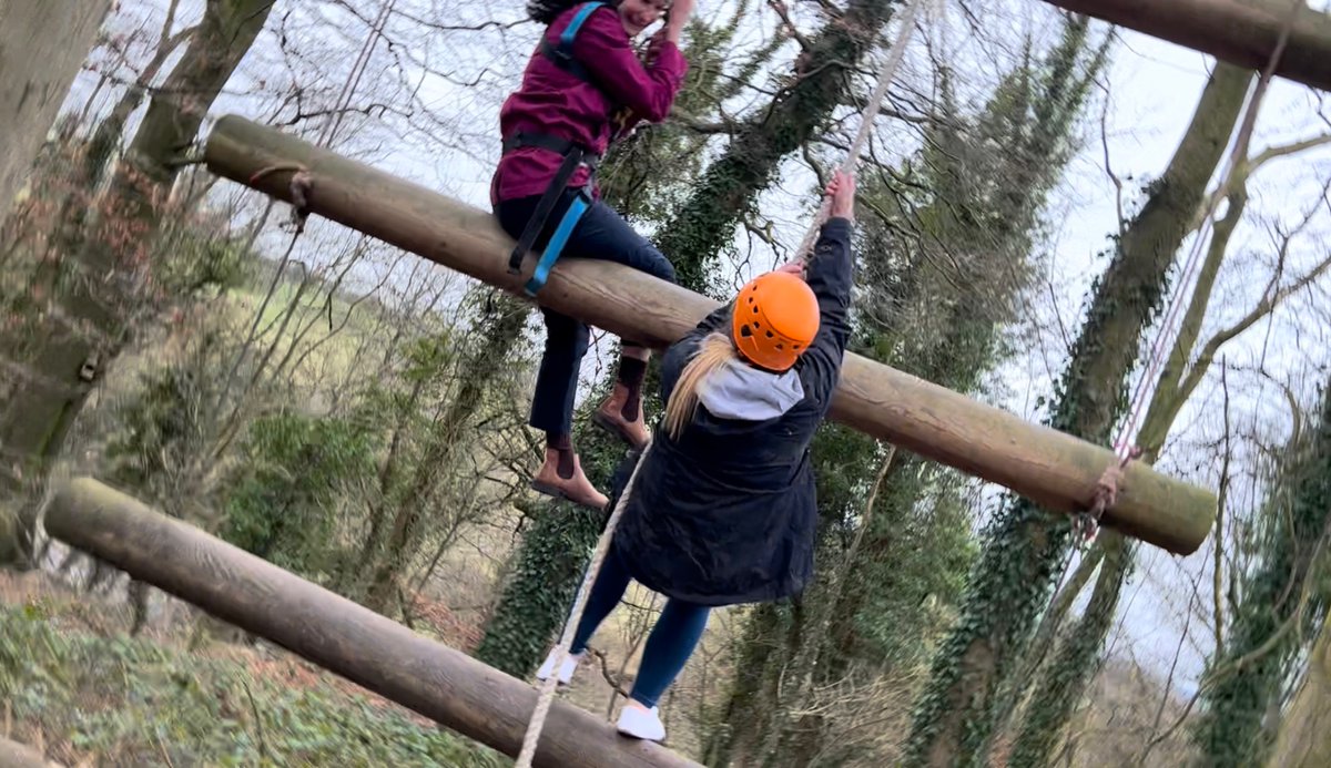 Laura Cates tweet media