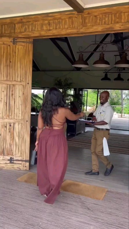 WhenInZim's tweet image. Soft life only, please, coz you deserve it 
.
.
🎥 @nonnimoyo 
.
.
📍 Old Drift Lodge, Mosi Oa Tunya
.
.
#WhenInZim