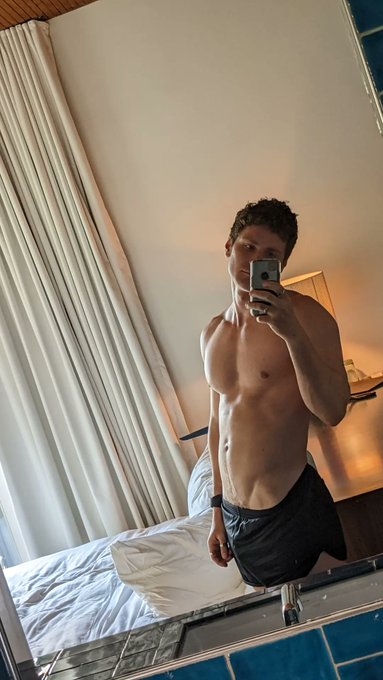 never going to the gym again.   fitness is not my path https://t.co/FXDBbZl4Rt