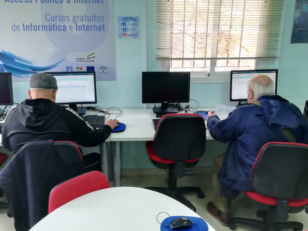 CGFuenteplata's tweet photo. 🔵 Nuestro grupo de mayores comienza con la ofimática básica, hoy haciendo tablas en un documento de texto.

#CompetenciasDigitales #Guadalinfo #CAPIFuenteplata https://t.co/ei2Bch6z1X