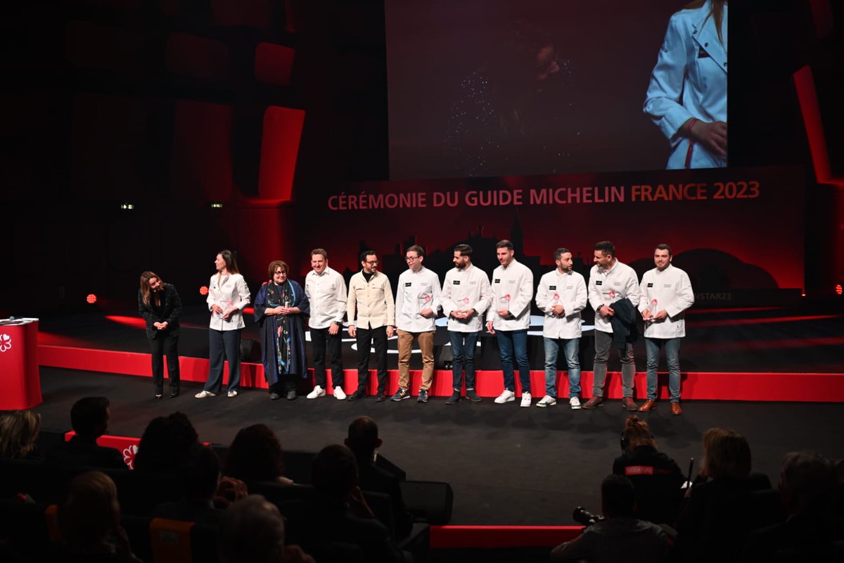 7 nouveaux établissements portant les arts sucrés au plus haut niveau gastronomique rejoignent la Promotion Passion Dessert : Flocons de Sel, Le Baudelaire, Le Jules Verne, Les Explorateurs, Mirazur, Rouge, Le Bois sans Feuilles #GUIDEMICHELINFR