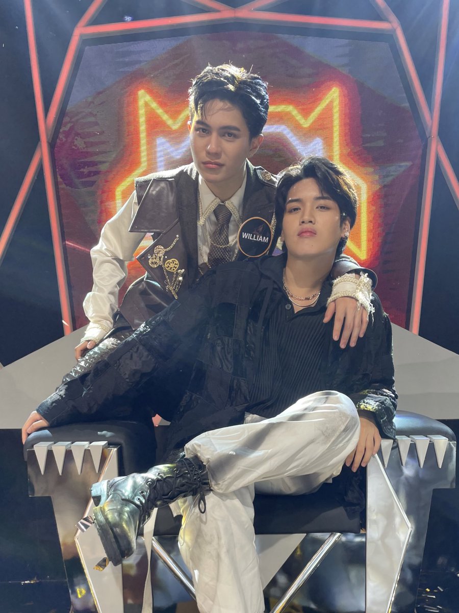 aliazhl's tweet image. ยินดีด้วยนะค้าบบ ขอให้โชคดีกับเส้นทางหลังจากนี้นะ จะคอยซัพพอร์ตพวกพี่ไปเรื่อยๆเลย รักมั่กๆ รอเต้นเพลงเด แล้ว พร้อมมาก อยากเต้นสุดๆ (ลืมถ่ายรูปกับพี่ถั่ว😵‍💫🥹)
#ProjectAlphaTH 
#ProjectAlphaTHFinalEP