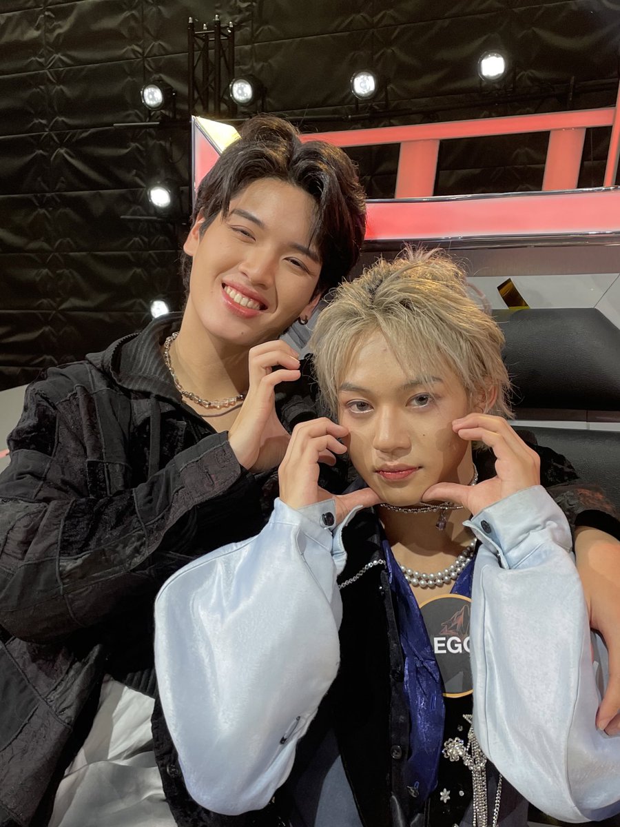 aliazhl's tweet image. ยินดีด้วยนะค้าบบ ขอให้โชคดีกับเส้นทางหลังจากนี้นะ จะคอยซัพพอร์ตพวกพี่ไปเรื่อยๆเลย รักมั่กๆ รอเต้นเพลงเด แล้ว พร้อมมาก อยากเต้นสุดๆ (ลืมถ่ายรูปกับพี่ถั่ว😵‍💫🥹)
#ProjectAlphaTH 
#ProjectAlphaTHFinalEP