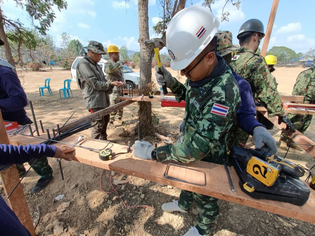 CobraGoldRTARF's tweet photo. กองทัพไทย กองทัพสหรัฐอเมริกา และกองกำลังป้องกันตนเองญี่ปุ่น ร่วมดำเนินการก่อสร้างอาคารอเนกประสงค์ ในโครงการช่วยเหลือประชาชน (Humanitarian/Civic Assistance : HCA) ณ โรงเรียนบ้านโคกไพล อำเภอตาพระยา จังหวัดสระแก้วhttps://t.co/K0EMlpsVwB https://t.co/eZCogw3cFR