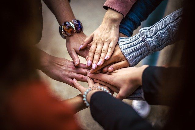HeleneJewell's tweet image. Many teams have now embraced remote working with employees scattered around the globe...

Read more 👉 lttr.ai/8toz

#WorkingRelationships #TurnedUpside #GoodStartingPoint