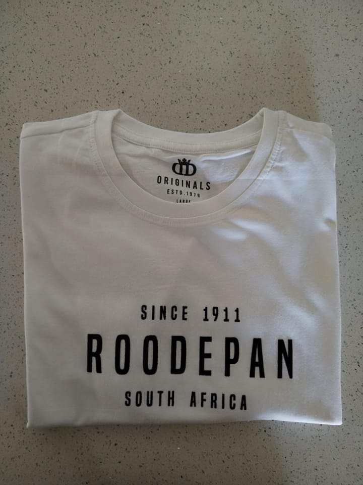Onemanpixel's tweet photo. Customise your skipa 👌🏿👌🏿🔥🔥
#MadeinZA 
R250 
#CourierNationWide https://t.co/3aNcrapFjl