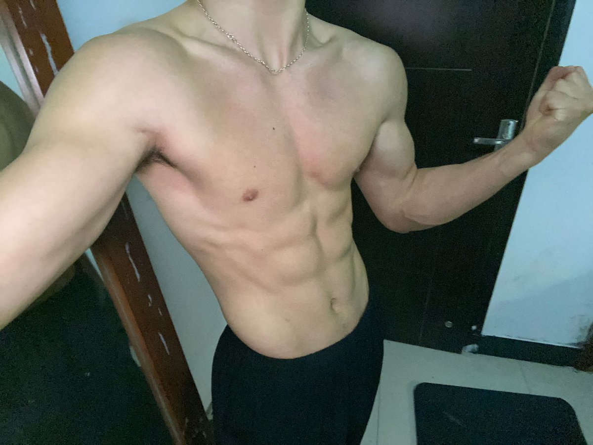 AOLJC69's tweet photo. 帮助粉丝解决后庭之痒，把你后面交给我来守护
虽然干你的时候很累，但你喜欢这种感觉，
攻“菊”速度一定要快，持枪要稳！！！
让你能够体验到全身触电般飞的感觉 https://t.co/wRtBXL9ooO