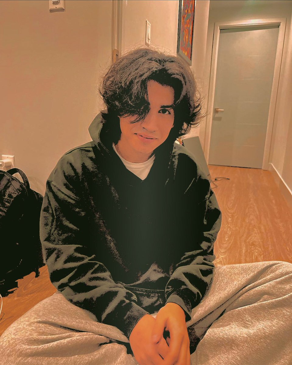 ᴍᴀᴛᴛɪᴀ ᴘᴏʟɪʙɪᴏ 

       19. soccer player. “straight” boy. 
college student (marketing) raunchy. 
heavy gamer. verse|switch. mouthful. 
affection whore  &amp;  attention seeker.  good food and you’ll have him wrap.