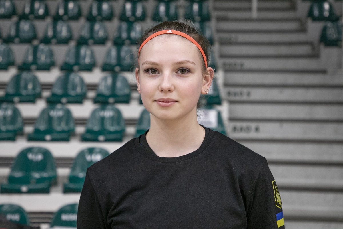 IFRC_Europe's tweet photo. “There’s a little hope that we will live like we used to before”, says Liza, the captain of this junior handball team from Kyiv.

As the conflict escalated last year, they moved to Slovakia - most of them without parents. A local sport organization had offered them support. https://t.co/hyCJIHJJ2R