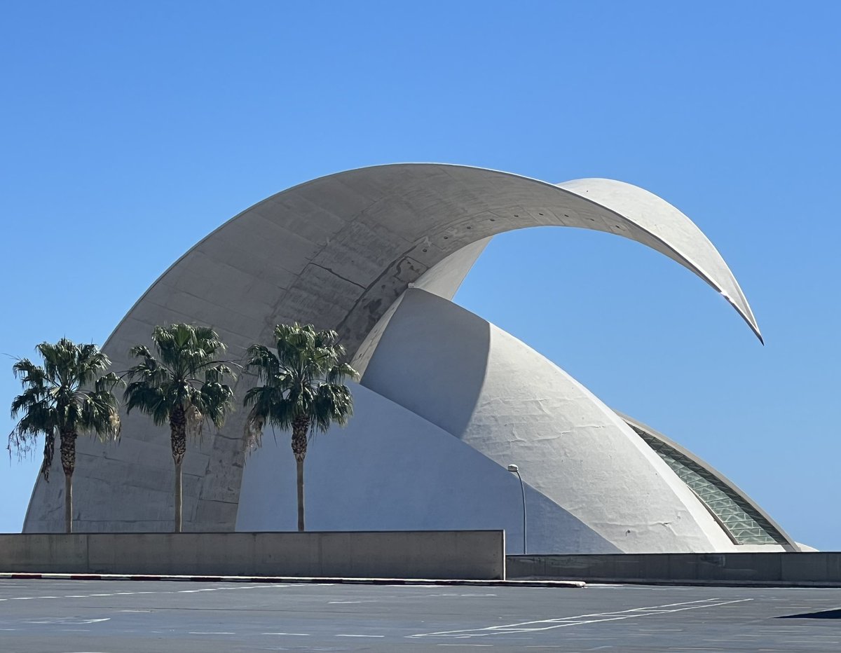 SchonHeiko's tweet photo. 🌴🌴🌴 Das Auditorio de Tenerife: Coole Architektur von #SantiagoCalatrava. 🌊🦜☀️🎶
https://t.co/AutLofthx9 @Auditoriotfe @OperadeTenerife @S_Calatrava #AudiotoriodeTenerife #AuditorioAdánMartínMenis #OperadeTenerife #Tenerife #Teneriffa https://t.co/Ybk9bP2K9R