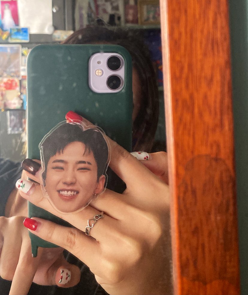 maisKwonyelo's tweet photo. affordable and poging pop socket, I-Kmjs na yan char 😆 #goingyellowph
thank you so much po @Seokjinwonu_8 💗 https://t.co/vd8KevXDFf