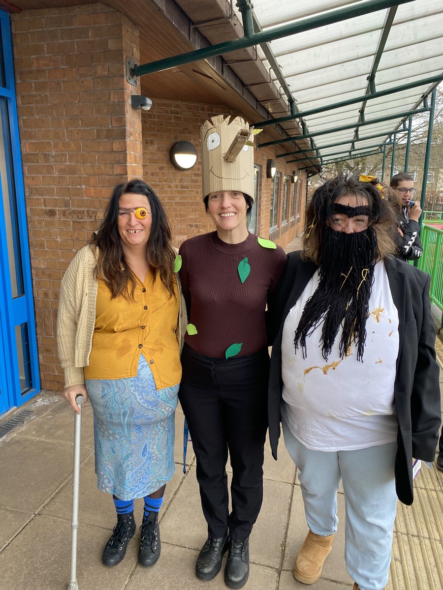 PLC_Pathways's tweet photo. Mr and Mrs Twit joined Stickman in welcoming our students to school on World Book Day 2023 @PLC_Pathways 📖as we celebrate the importance of reading as an invaluable life skill! #Perseverance #Relationships https://t.co/dZTOl53MqX