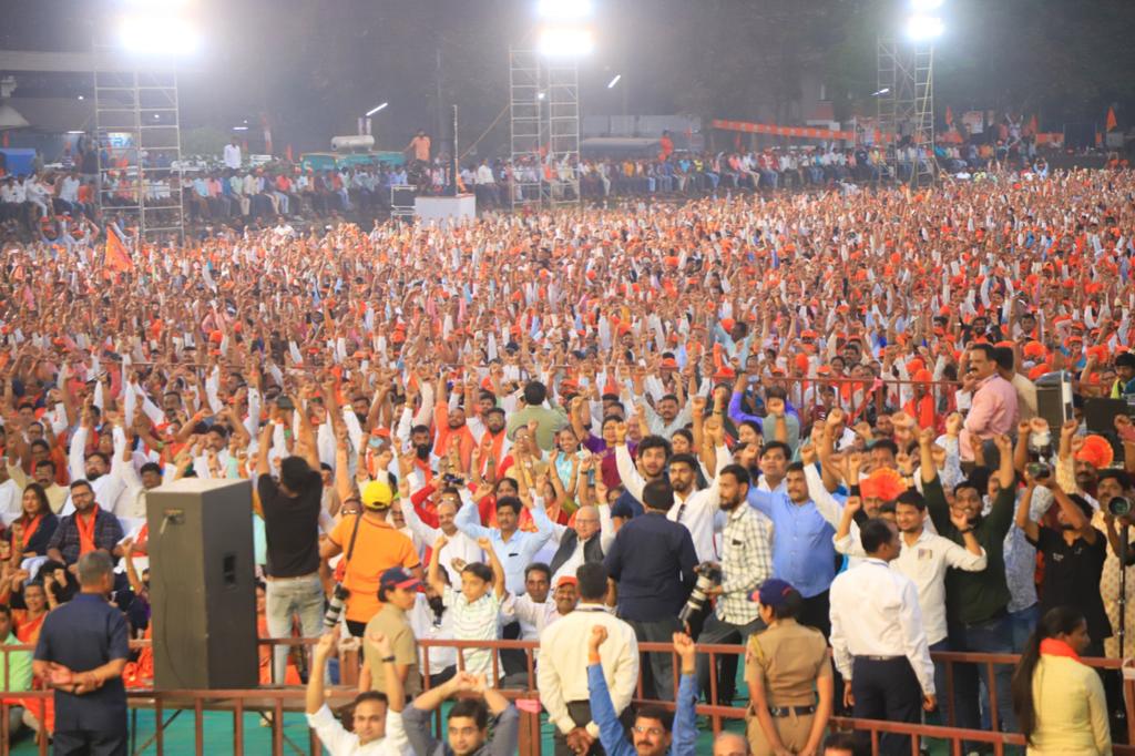 AUThackeray tweet picture