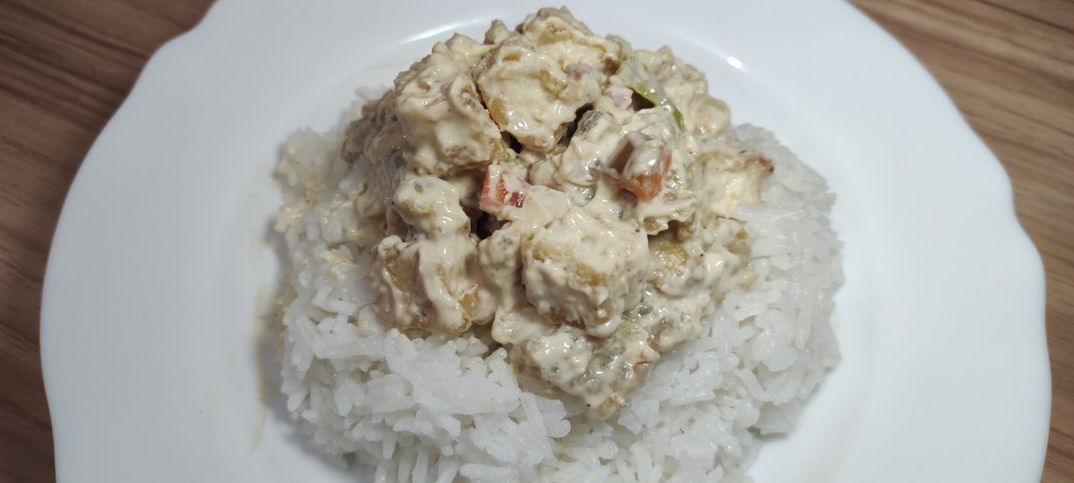 picsbysamponce's tweet photo. Rice meal, anyone? Here are my take on Chicken Adobo, Creamy Tofu, Minced Pork Stir fry and Sisig with Crispy Chicken Liver. https://t.co/xSFSbhNoUu