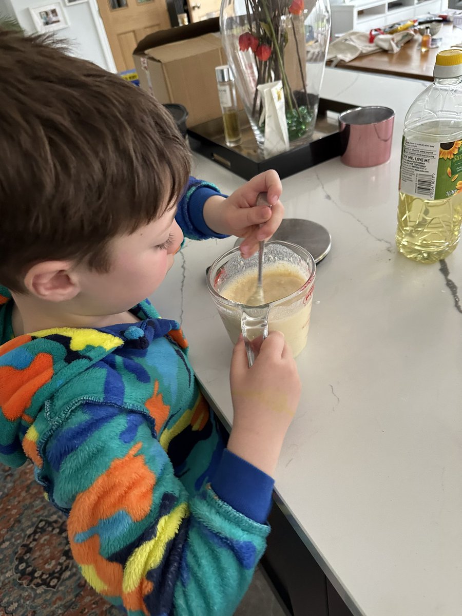 AliMackie4's tweet photo. Reading a pancake recipe and reaping the rewards!@ArchibaldFirst https://t.co/krP3HavusN