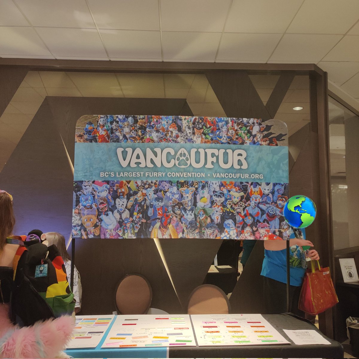 It was soo much fun! my very first time furry con!
Thank you for all the people who I met at #vancoufur2023 🐊✨
I really hope see you soon! and safely back your home😺✨