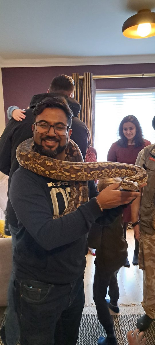 IntManOf_Mistry's tweet photo. This week I’ve held a tarantula, been hugged by boa constrictor and now seen a plane getting de-iced! What a great week already! #Fears #Learning https://t.co/k0nz5QAIMt