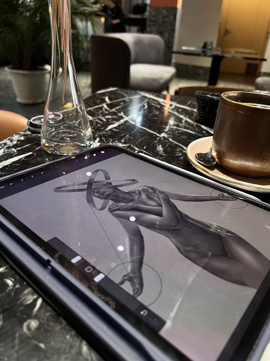 Gm world 🖤

Melancholy state lately. I haven't been to the gym for two weeks😩 and my dopamine is only produced from three cups of coffee a day. 

A little whining at the beginning of the week, I'll go make some coffee🥲