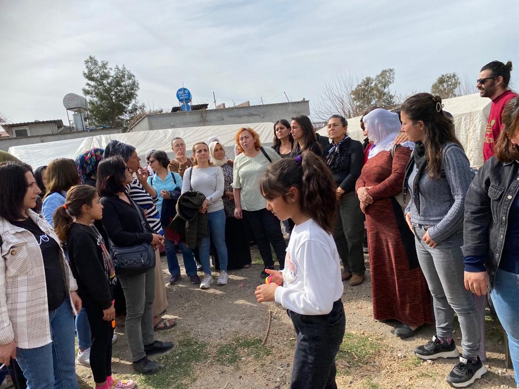 cukurovaTja's tweet photo. Bu  8 mart dünya kadınlar günün de yüreğimizdekimizde Acıyı örgütleyerek   mücadeleyi yükseltiyoruz .
 Acımızı  paylaşarak  azaltıyor umudumuzu bölüşerek çoğaltıyoruz  jin jîyan azadî✌ https://t.co/yY2UThlPXy